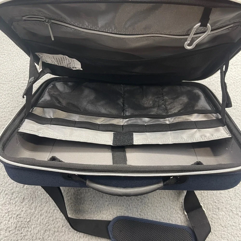 IKEA 702.100.52 Family UPPTÄCKA Briefcase navy blue hard-molded style laptop bag